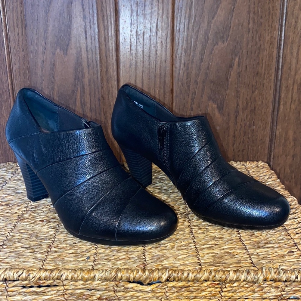Clarks Bendables Black Genuine Leather Booties